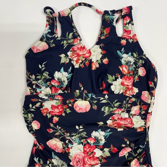 🌺SOLD FLORAL ONE PIECE SWIMSUIT - Picture 7 of 14